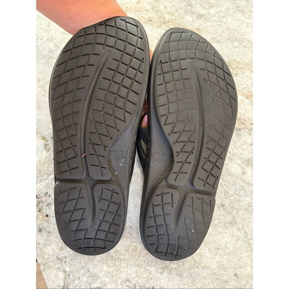 Unisex Black Oofos Orthopedic FlipFlops M11/W13 - Picture 5 of 7